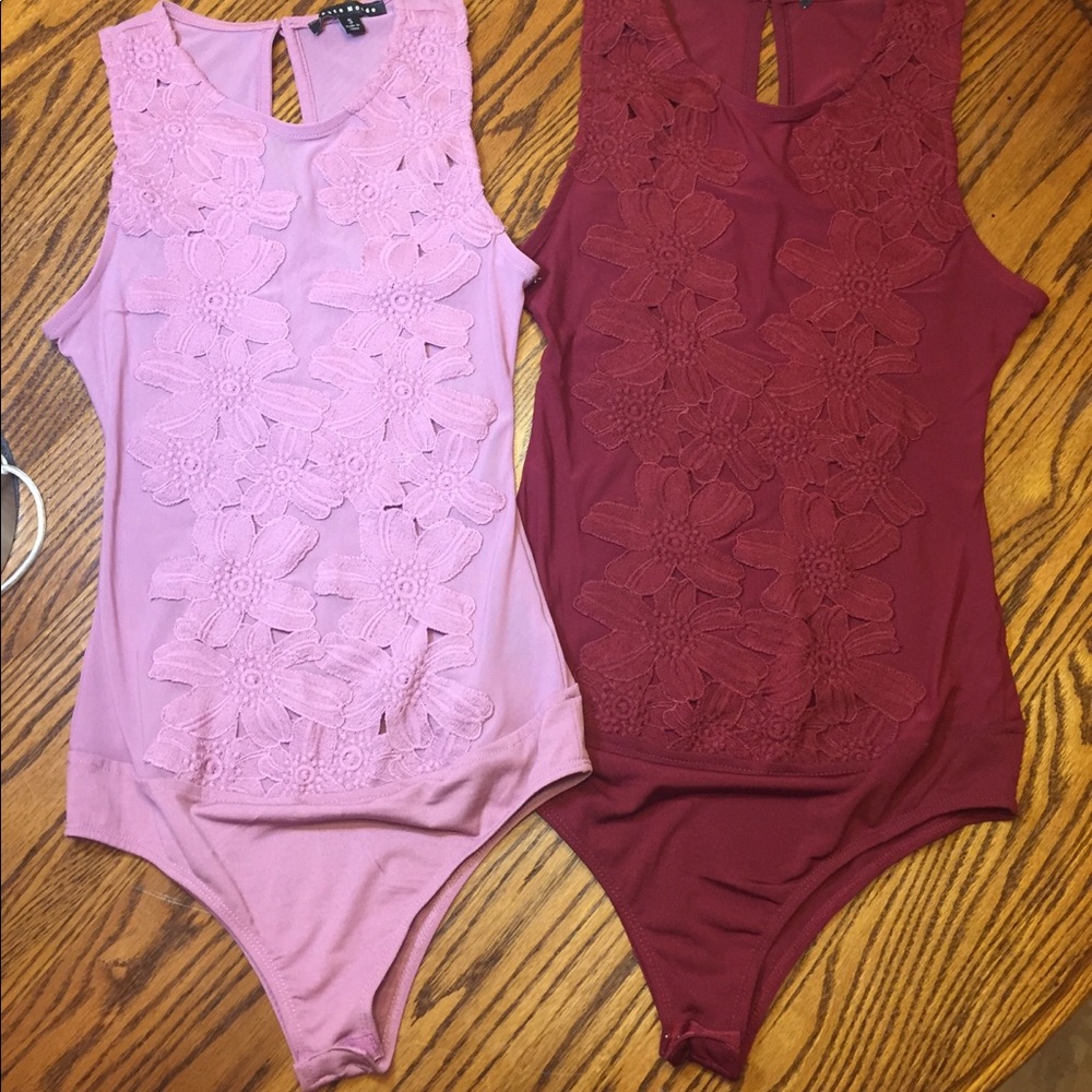 Bundle of two bodysuits